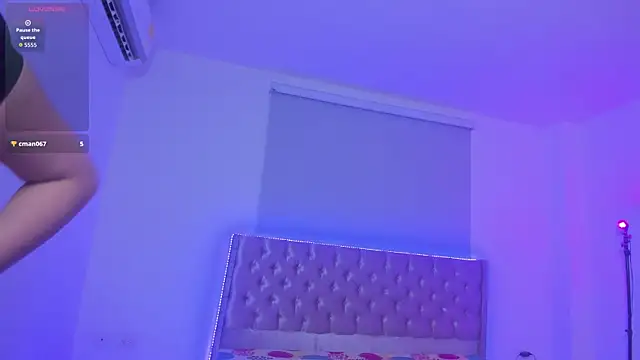 kitty_violet11's cam snapshot