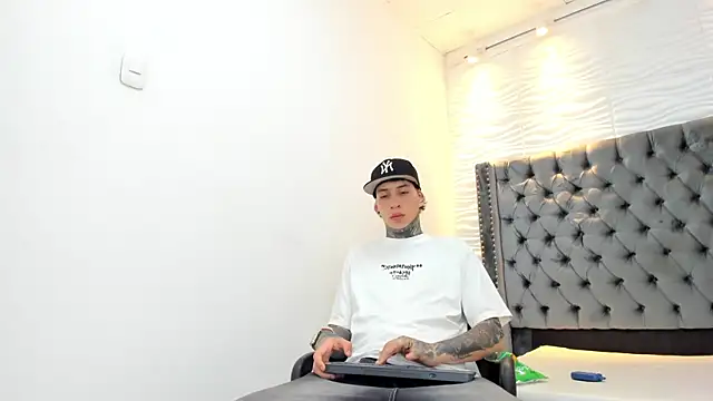 DANTE_ARMSTRONG live sex cam