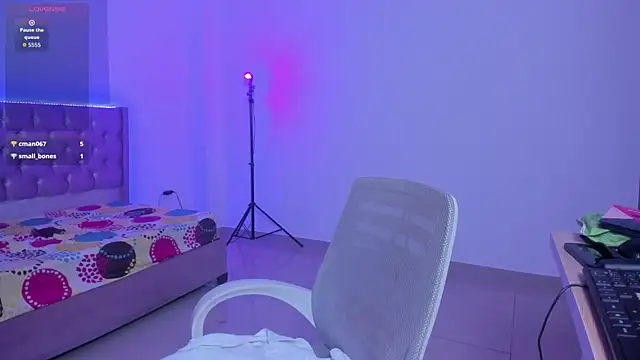 kitty_violet11's cam snapshot