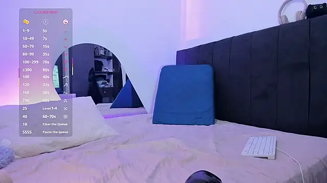 santinaughty's cam snapshot