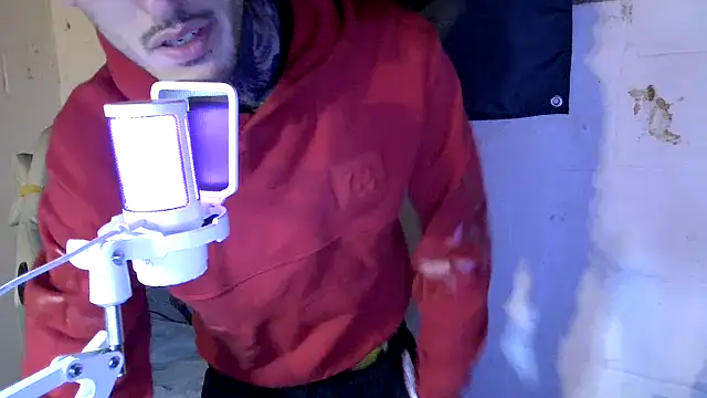 KumWithTheKommas live sex cam