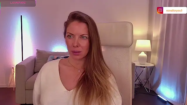 Nova-Lee live sex cam