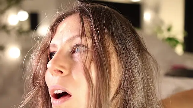 AnnittaStar live sex cam