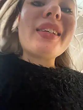 VineraSweet's cam snapshot