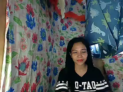 PinaySkinnyGirl's cam snapshot