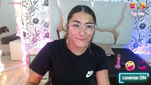 Livglow_tay's cam snapshot