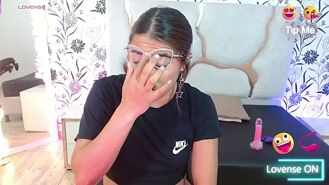 Livglow_tay's cam snapshot