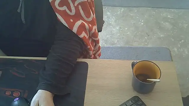 Silvia2277 live sex cam