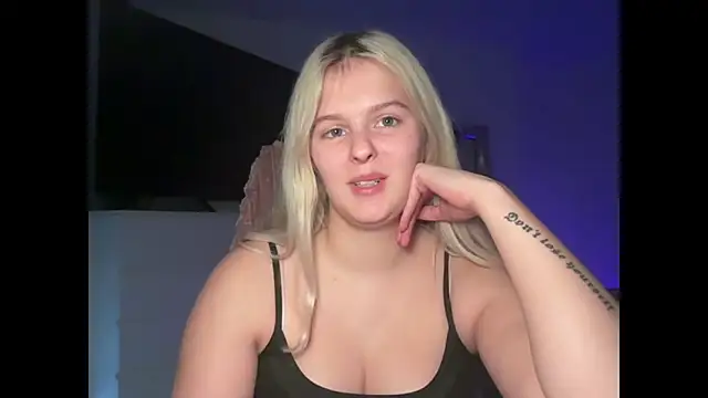 Allylove03's cam snapshot