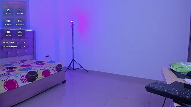 kitty_violet11's cam snapshot