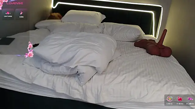 LadySambuca live sex cam