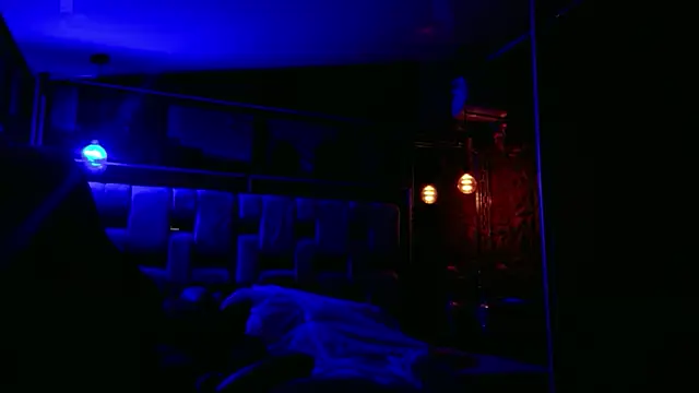 KimberlyAndOstinn live sex cam