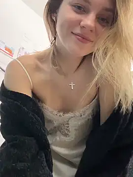 ValenciaShock live sex cam