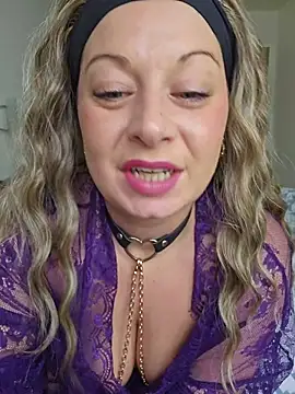 Chaudesquirt live sex cam