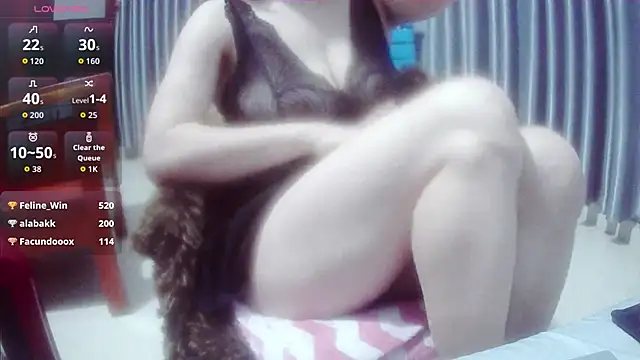 Yii-Ser live sex cam