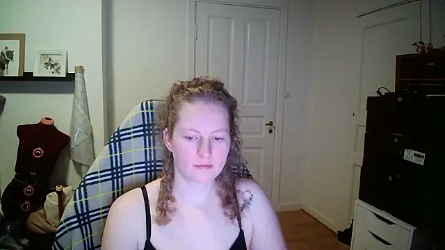 Girlnina-1995's cam snapshot