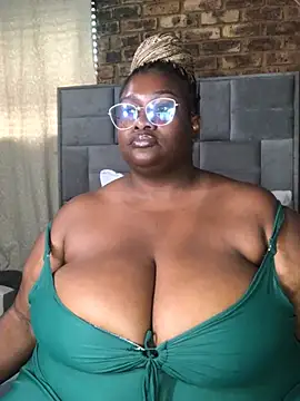 bustytitsxxx live sex cam