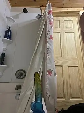 Lilsmokeshow017 live sex cam