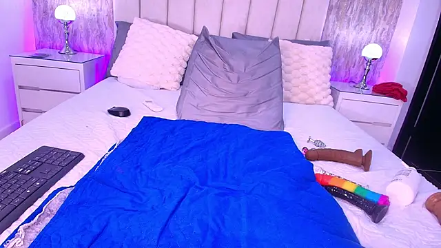 raven_lilith_'s cam snapshot