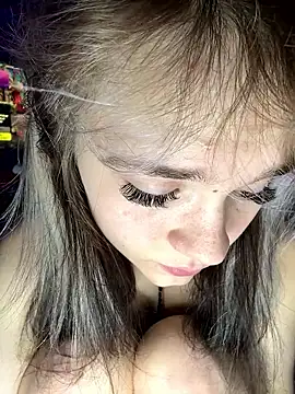 Cutiepiespanks's cam snapshot