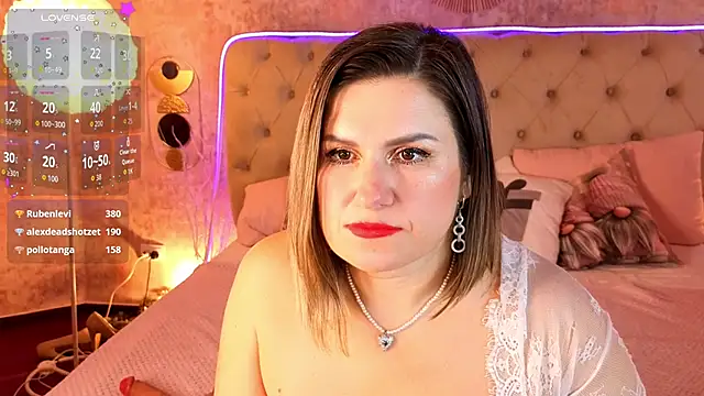 KiraRoxx live sex cam