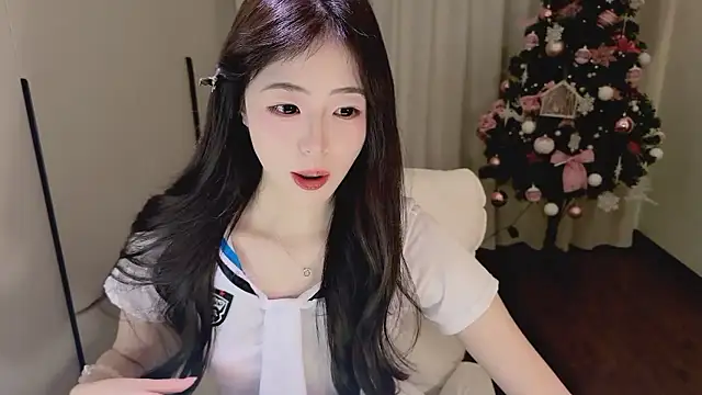 Onecutelittle live sex cam