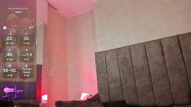 LanaMills_'s cam snapshot