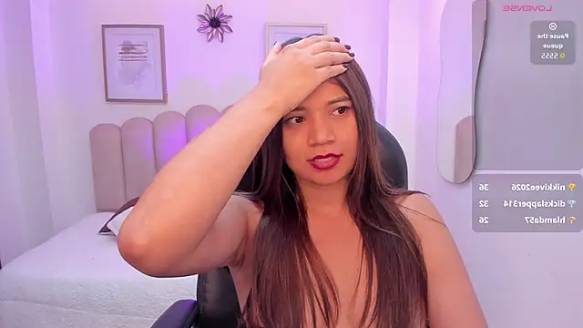 Karliie_kloss_'s cam snapshot