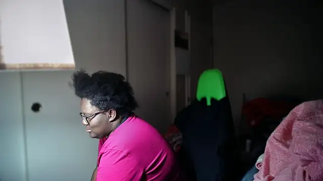 -Yagurlwest's cam snapshot