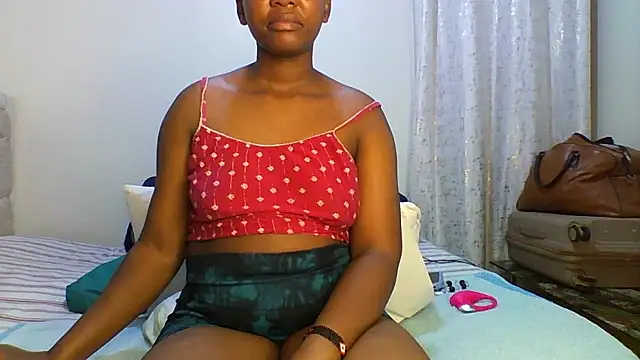 Petitiebooty live sex cam