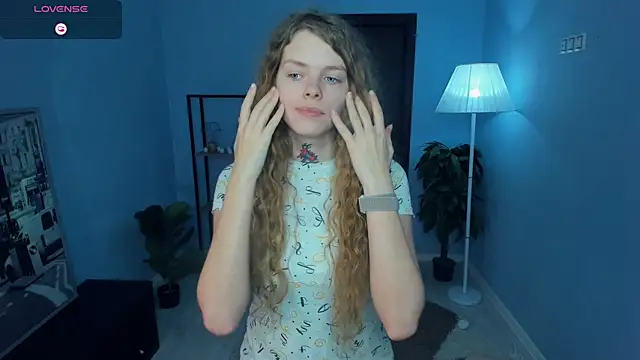 RayaNenlia's cam snapshot