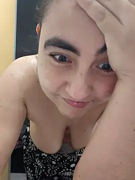 SweettyNaugthy live sex cam