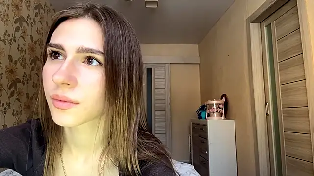 ElsieKuhlmann live sex cam