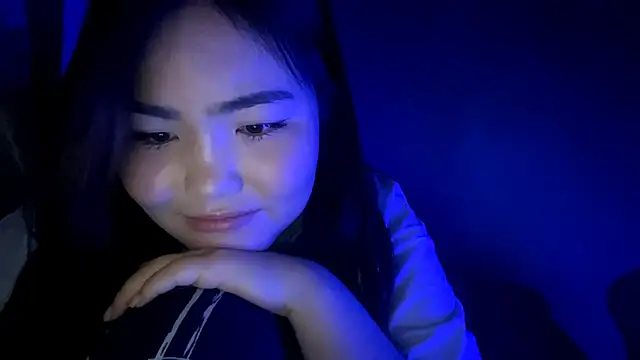 MollyAsian's cam snapshot