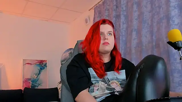 NattInRed live sex cam