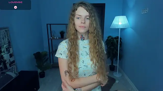 RayaNenlia's cam snapshot