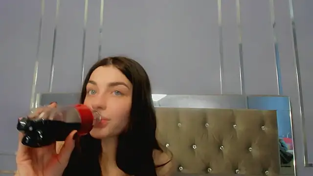 AngelinaWett live sex cam