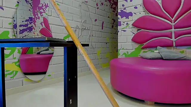 ValerySkinnyy's cam snapshot