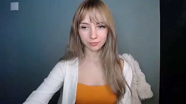 LuciaYoung's cam snapshot