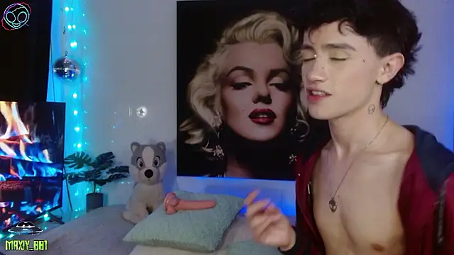 maxiy_001 live sex cam