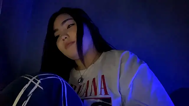 MollyAsian's cam snapshot