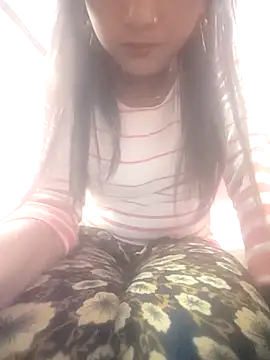 Juliekhan_98's cam snapshot