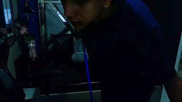 darwinandbrayann's cam snapshot