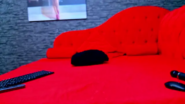 SelenaNoir live sex cam