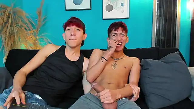 Marcus_and_Tony's cam snapshot