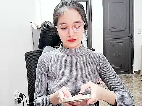 Shulee- live sex cam