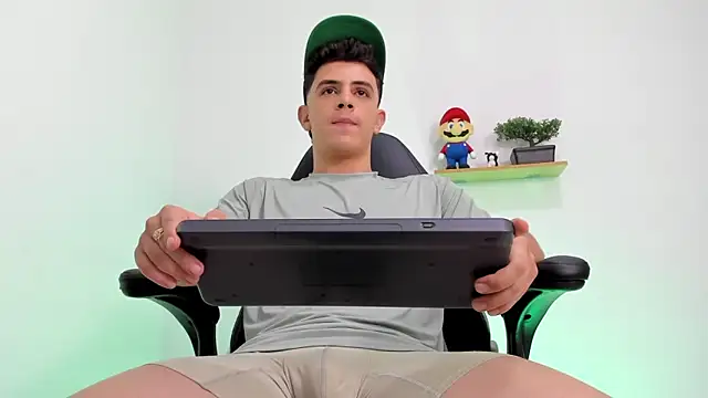 Mikecooper live sex cam