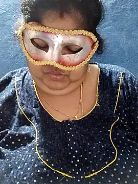 tamilthanushri live sex cam