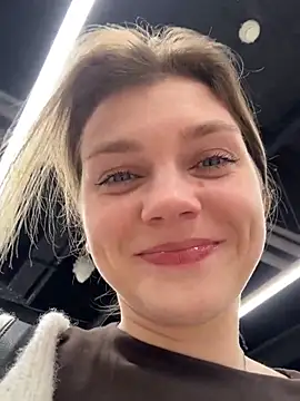 ValenciaShock live sex cam