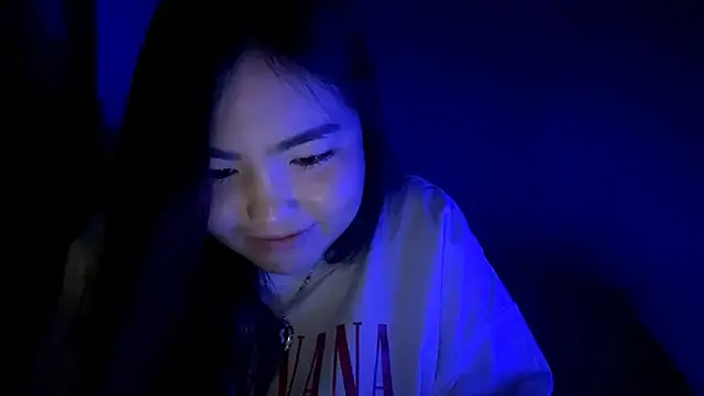 MollyAsian's cam snapshot